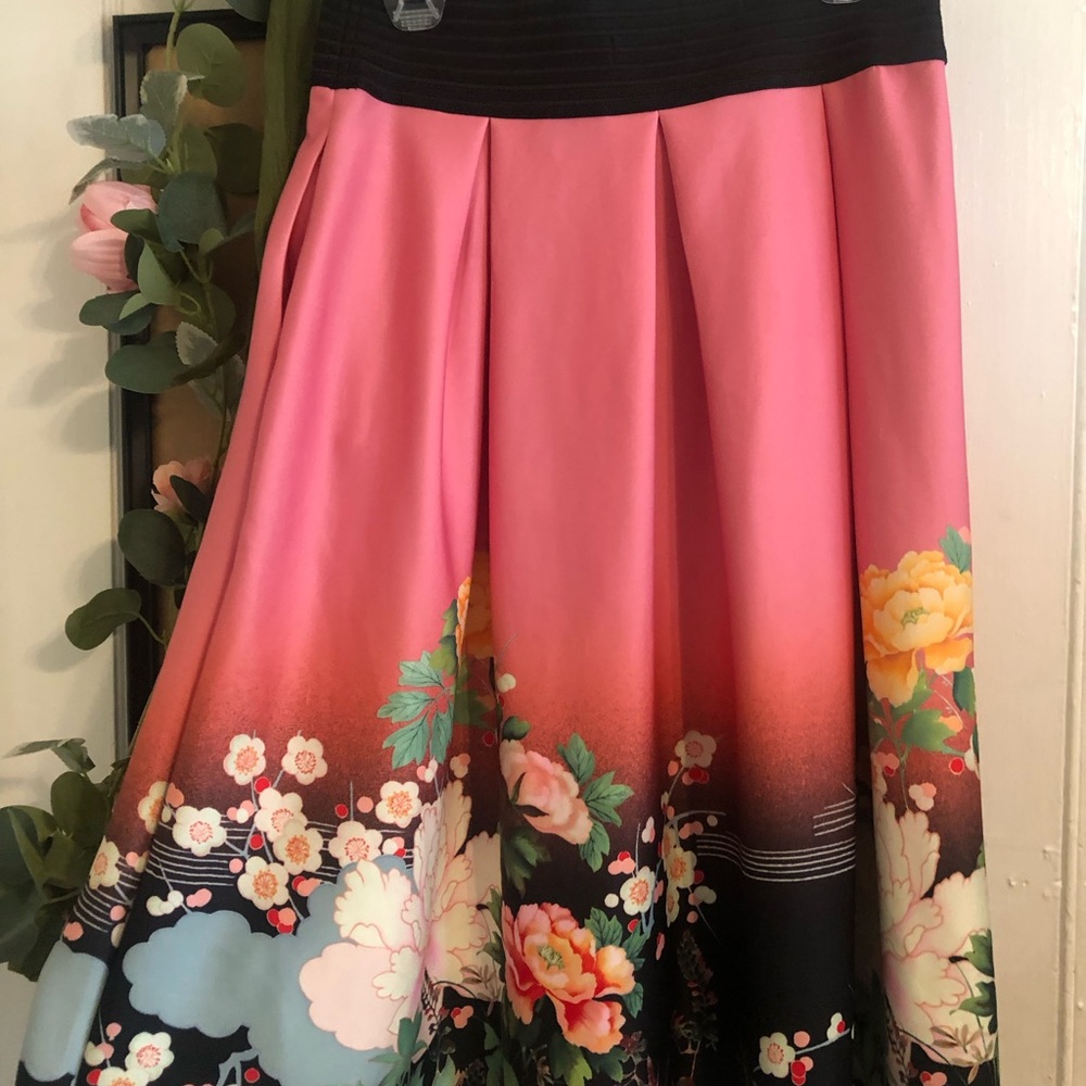 New York & Company Pink Floral A-Line Skirt w/ pockets